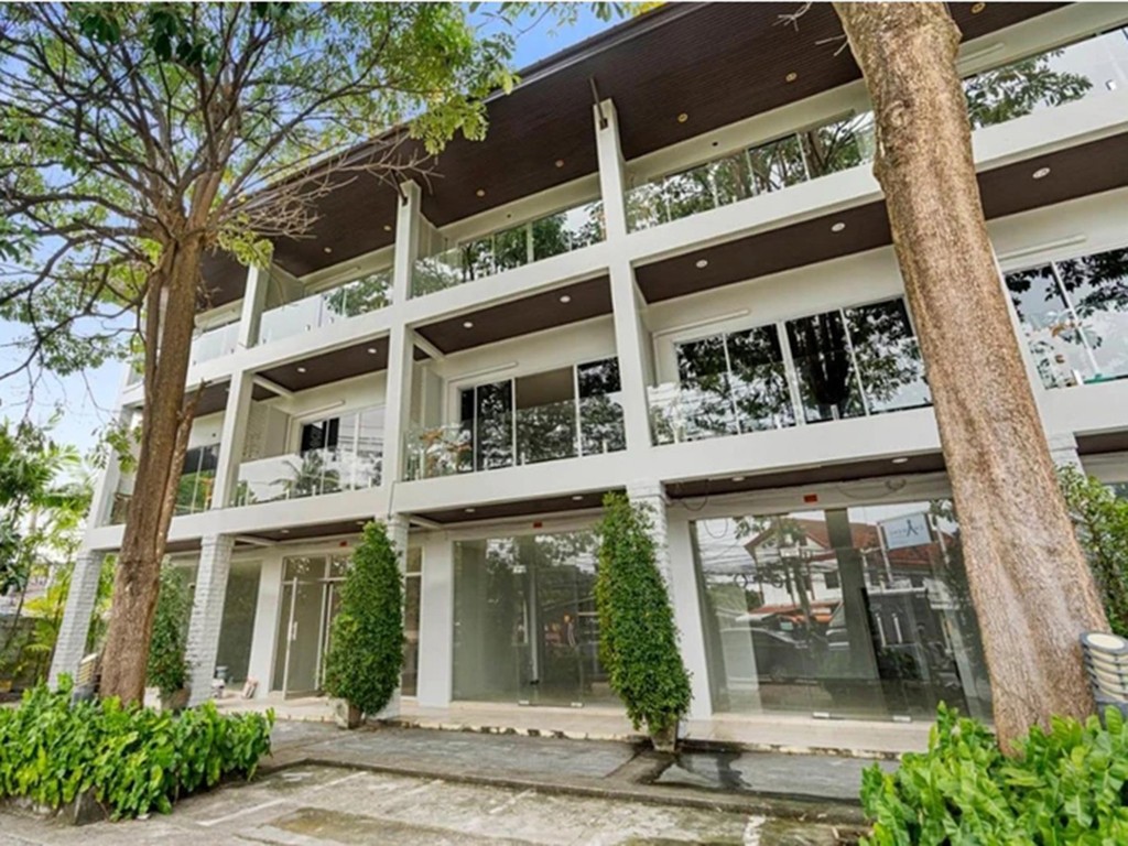 เฉวง เทอร์เรซ โฮเทล