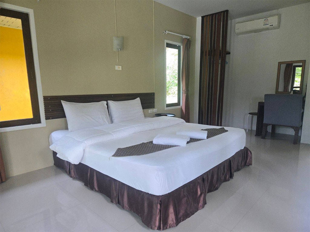 ฟาร์มสุข เรสซิเดนซ์ แอนด์ รีสอร์ท