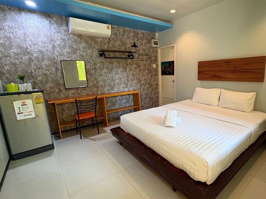 เช็คอิน โฮเทล แอนด์ รีสอร์ท