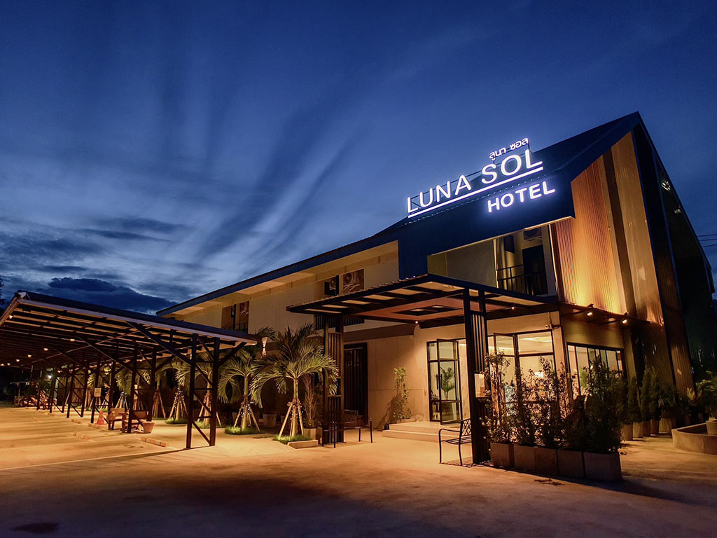 近くのホテル Luna Sol Nangrong
