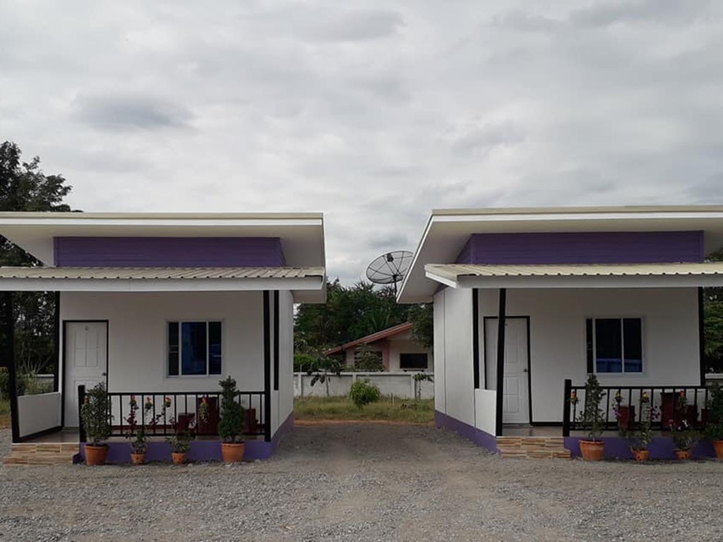 เนินทองเฮาส์