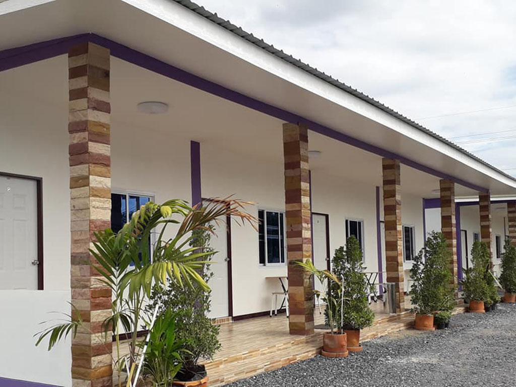 เนินทองเฮาส์