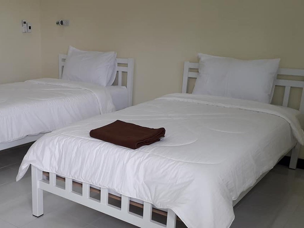 เนินทองเฮาส์