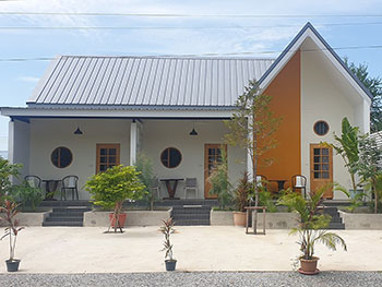 บ้านใต้แสงจันทร์