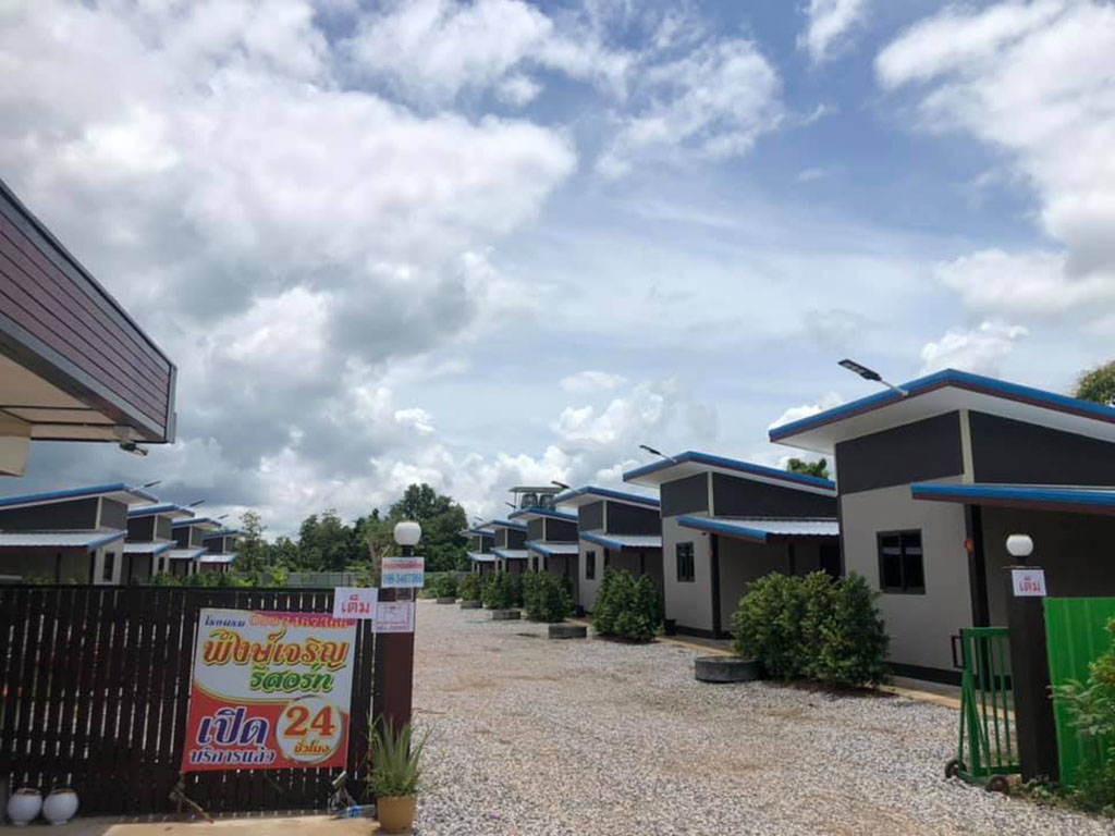 พงษ์เจริญ รีสอร์ท