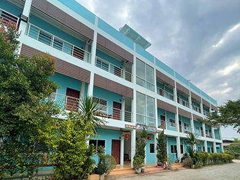 บ้านสีน้ำ รีสอร์ท พิจิตร