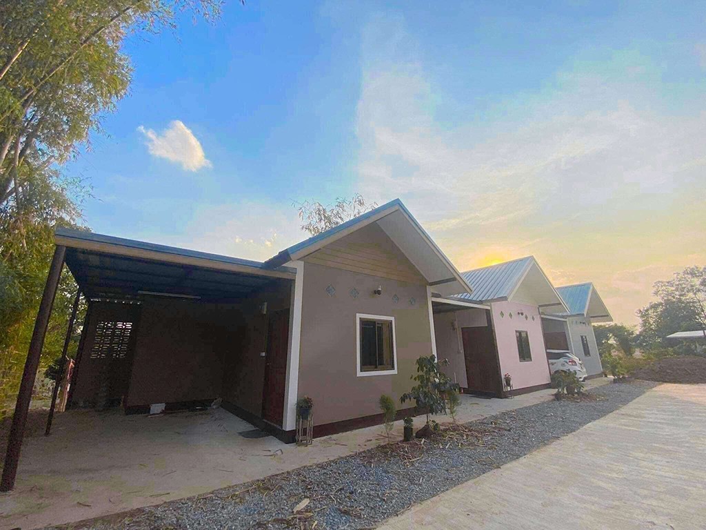 ริมบึง รีสอร์ท สกลนคร