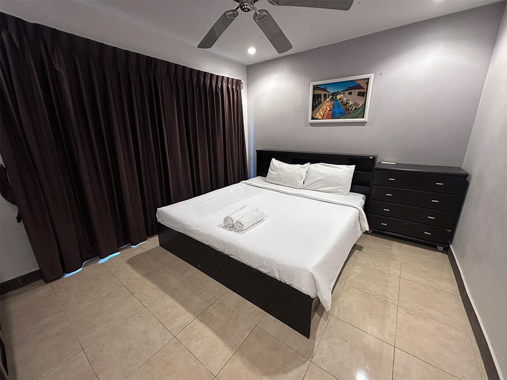 เอมไพร์ วิลลา