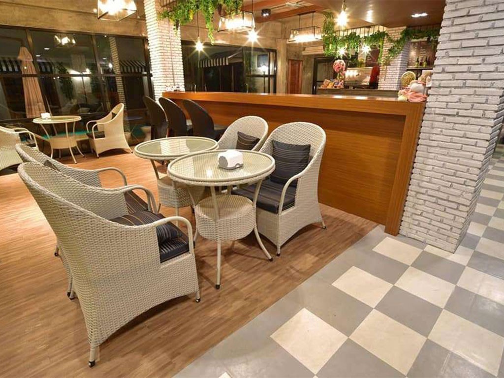 เอมไพร์ วิลลา