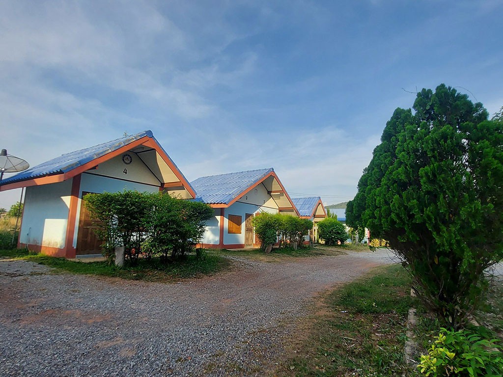 น้อยคันแท รีสอร์ท