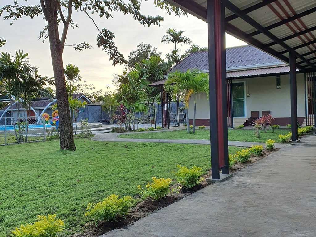 ปาล์ม ลอดจ์ รีสอร์ท