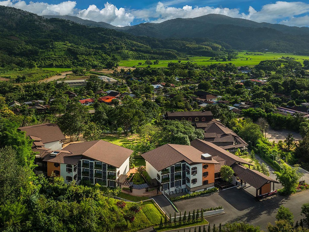 ทานา สปริง รีสอร์ท