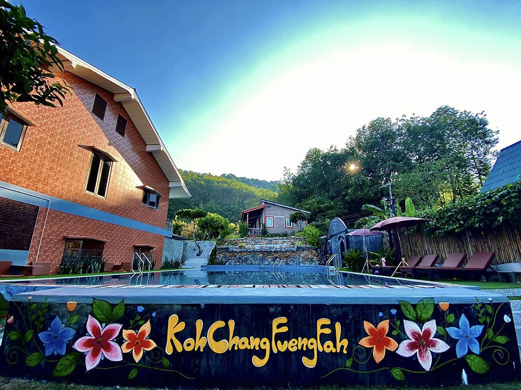Hotels Nearby Kohchang Fuengfah Resort
