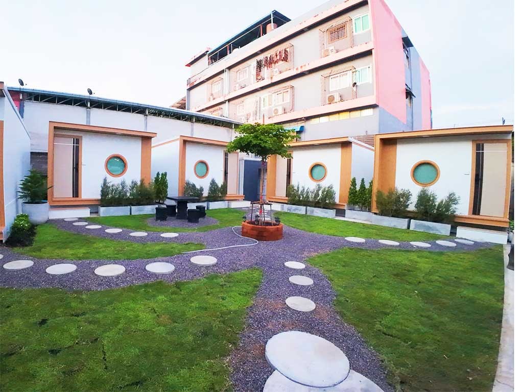 บ้านพระจันทร์ รีสอร์ท หลังสวน