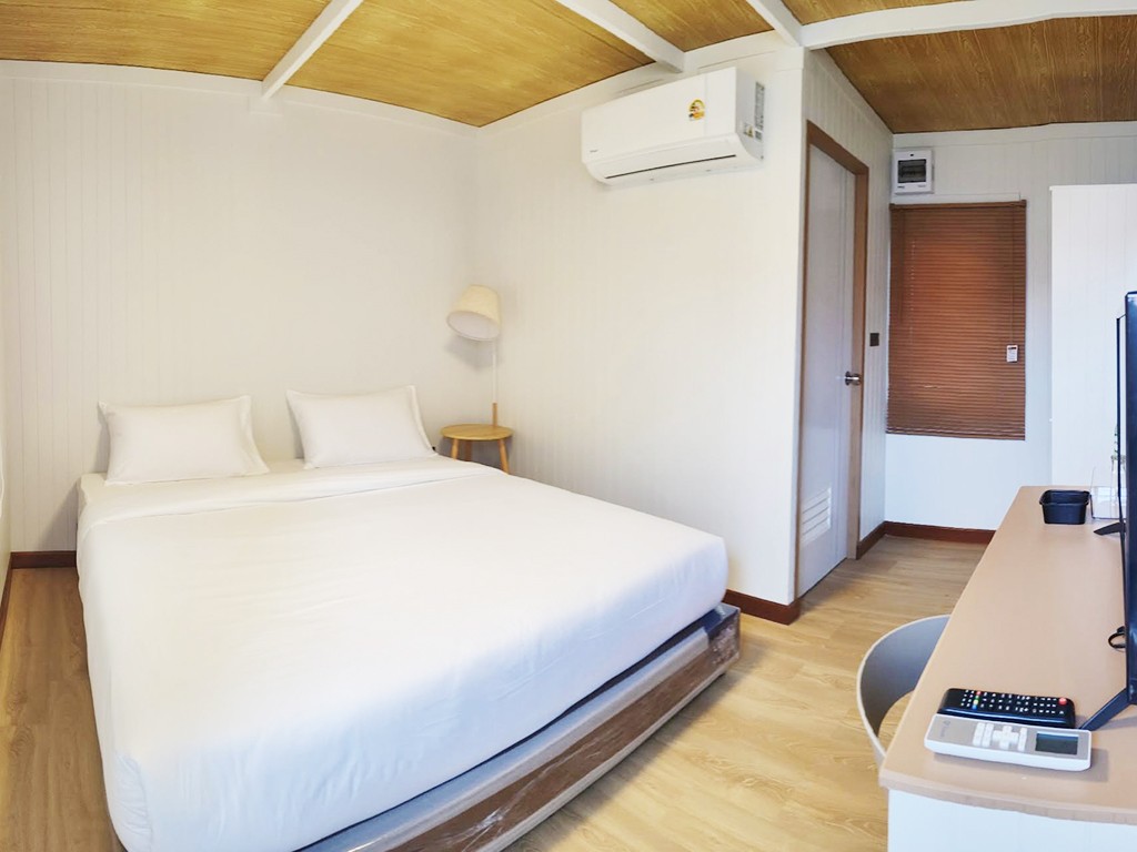 บ้านพระจันทร์ รีสอร์ท หลังสวน