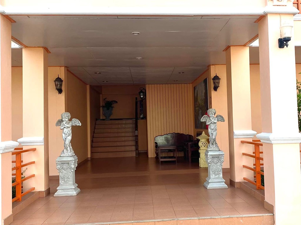 พูนสุข กบินทร์บุรี