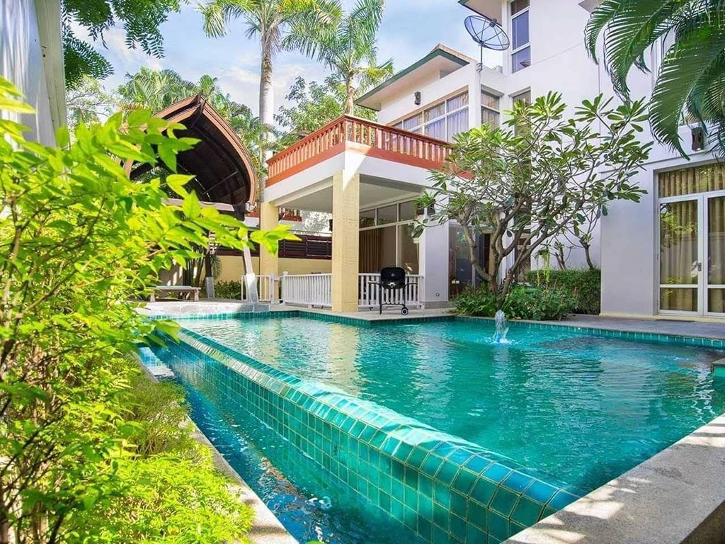 Hotels Nearby Gawari Pool Villa
