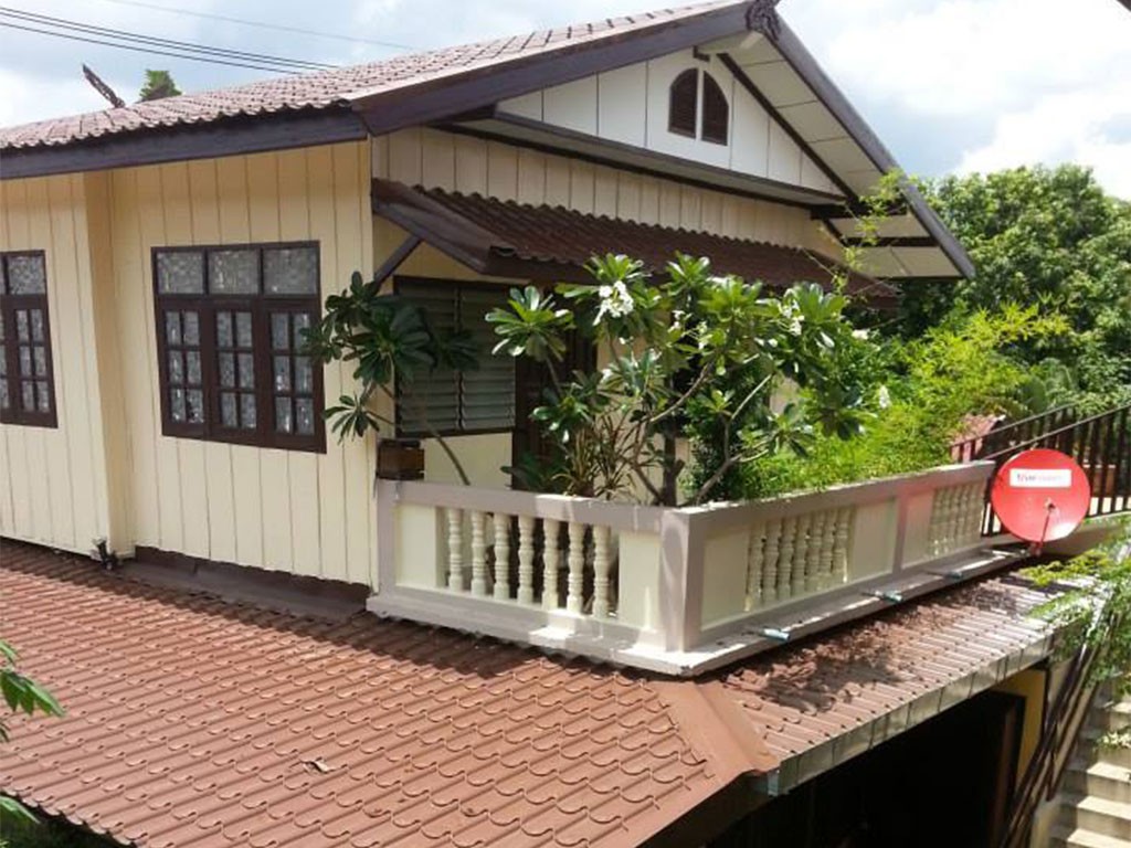 ดิ เอาท์ไซด์ อินน์