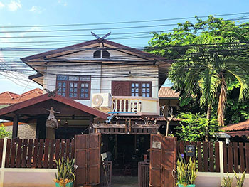 ดิ เอาท์ไซด์ อินน์