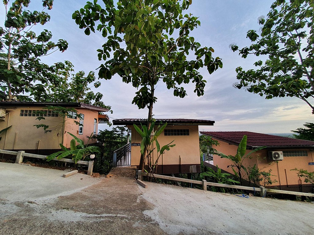 Baan Khao Noi Resort 