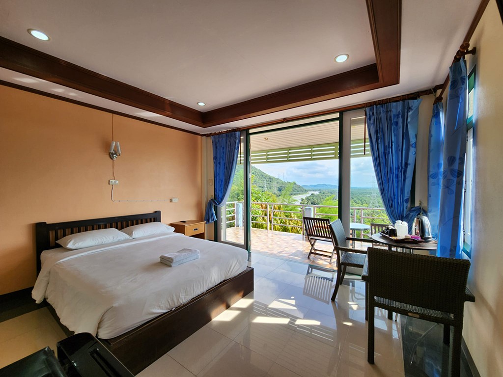บ้านเขาน้อยรีสอร์ท