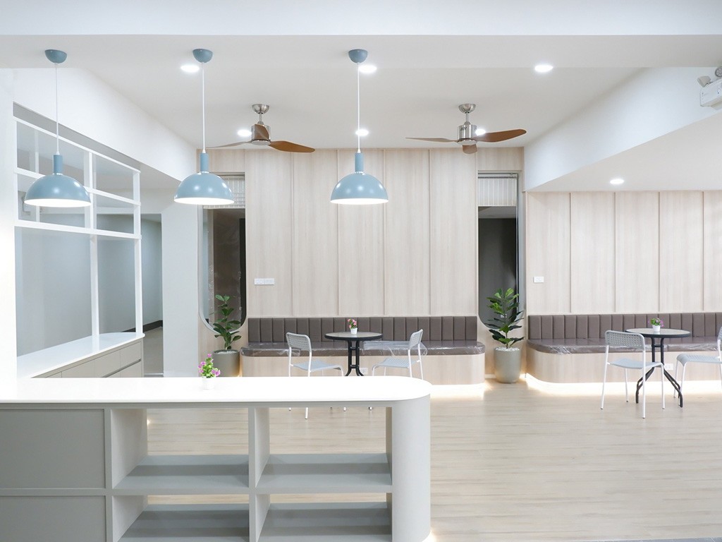 ซี รูม เอ็กซ์ตร้า โฮเทล แอท แอร์พอร์ต