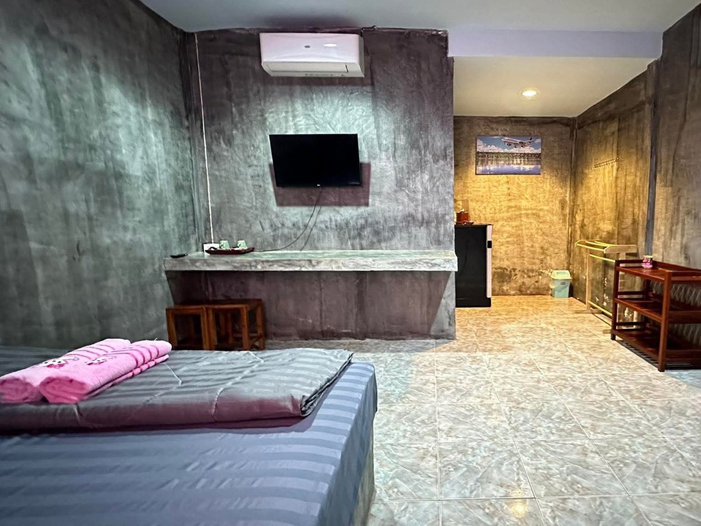 บ้านสวนลุงป้อมสะพานมอญ