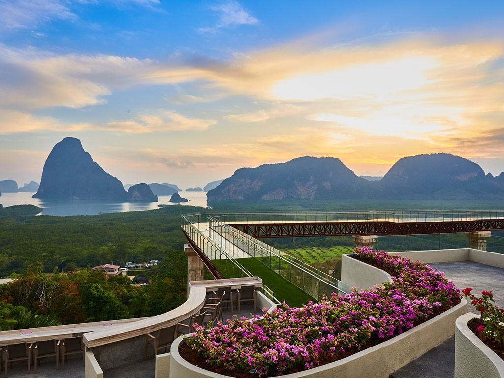 Hotels Beyond Skywalk Nangshi