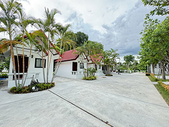 บ้านสวน เจริญสุข รีสอร์ท
