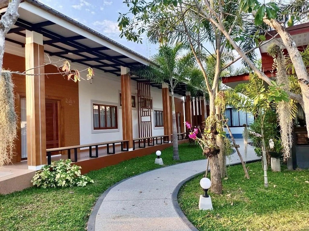 บ้านสวน เจริญสุข รีสอร์ท