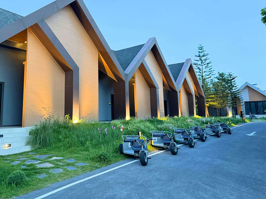 See Stars and Forest Resort