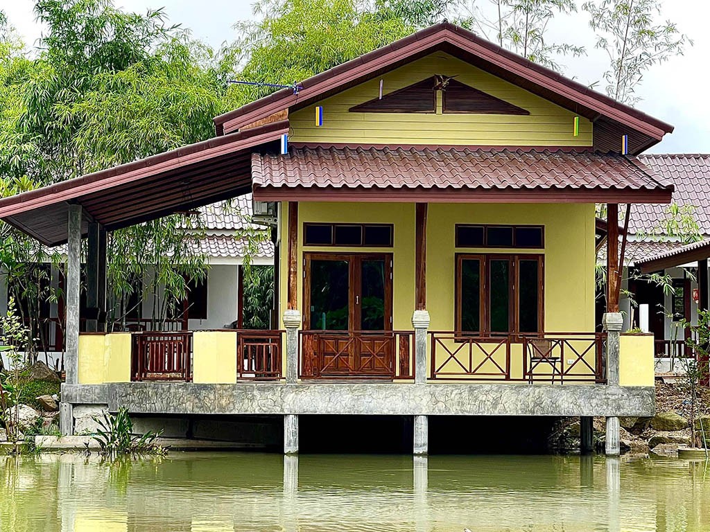คีรีนคร บางพระ รีสอร์ท