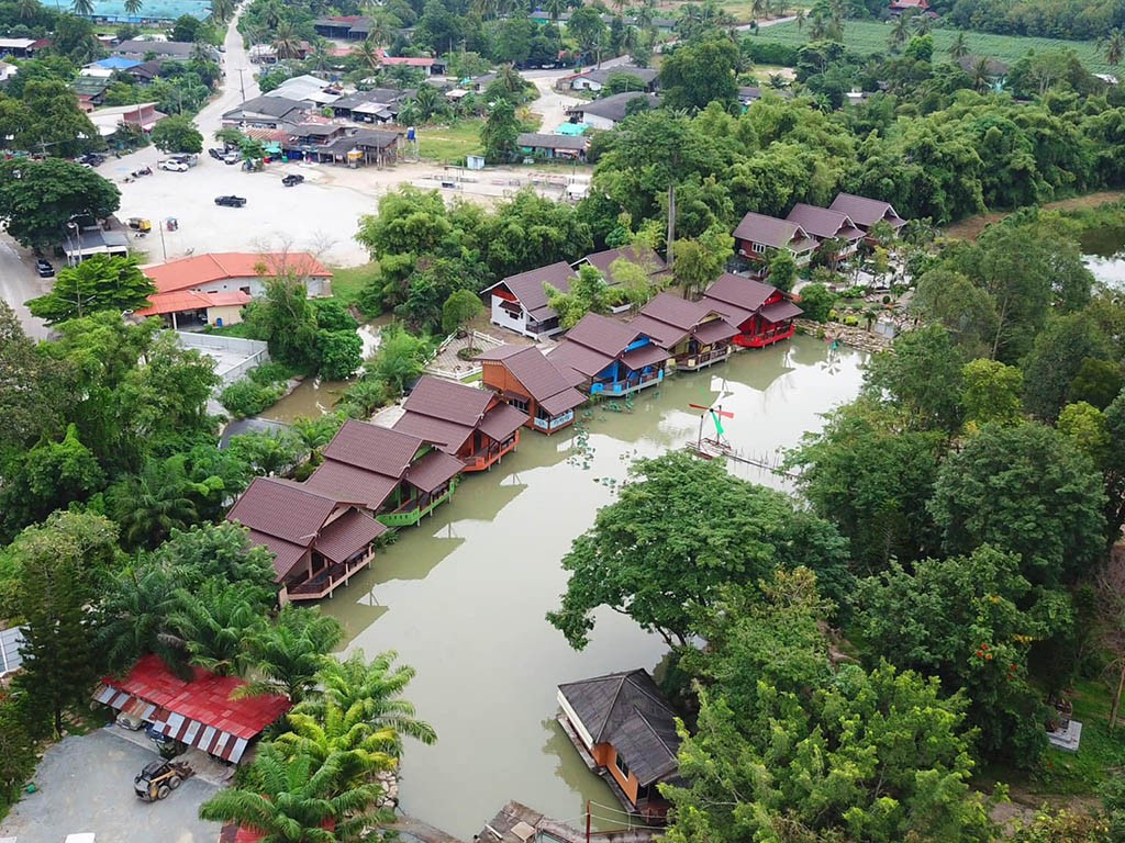คีรีนคร บางพระ รีสอร์ท