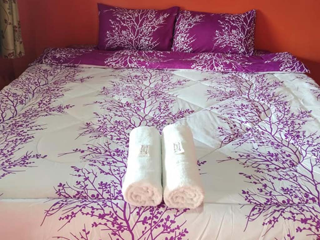 ชายทุ่ง รีสอร์ท แอนด์ โฮมสเตย์