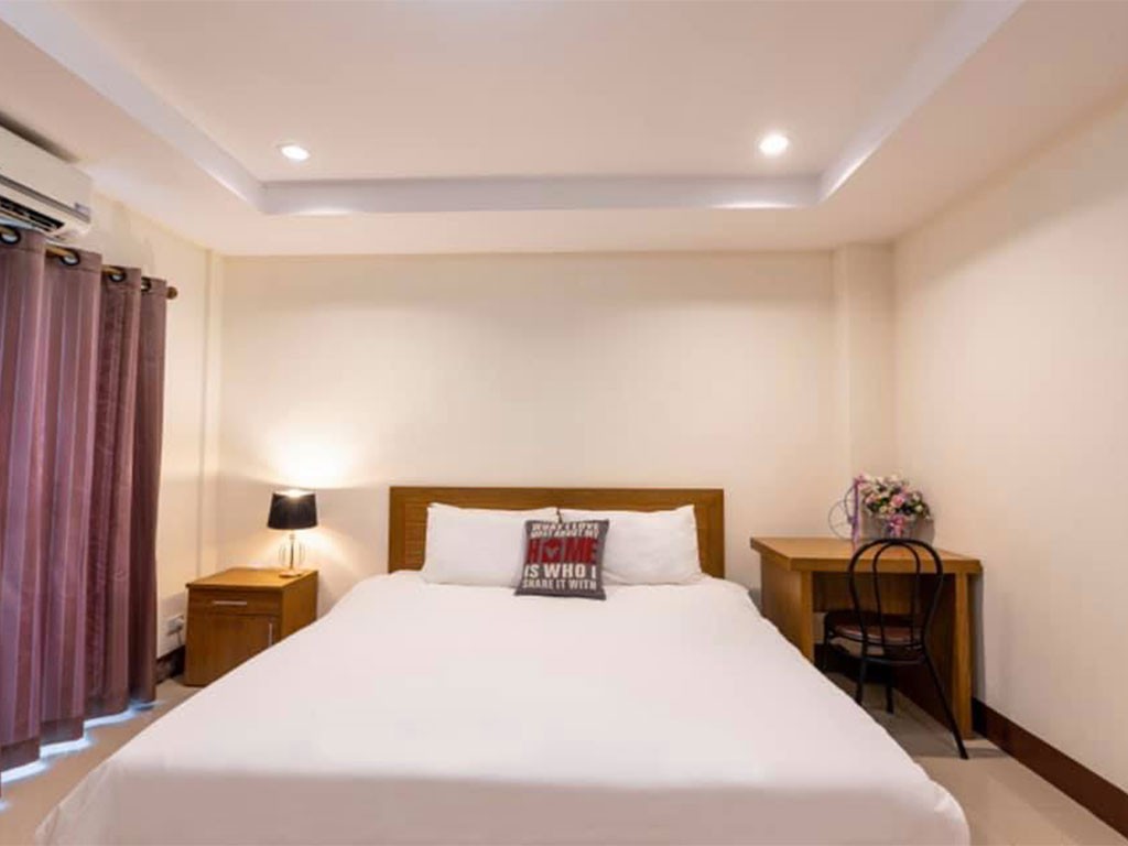 สาวิตรี เพลส อุบล