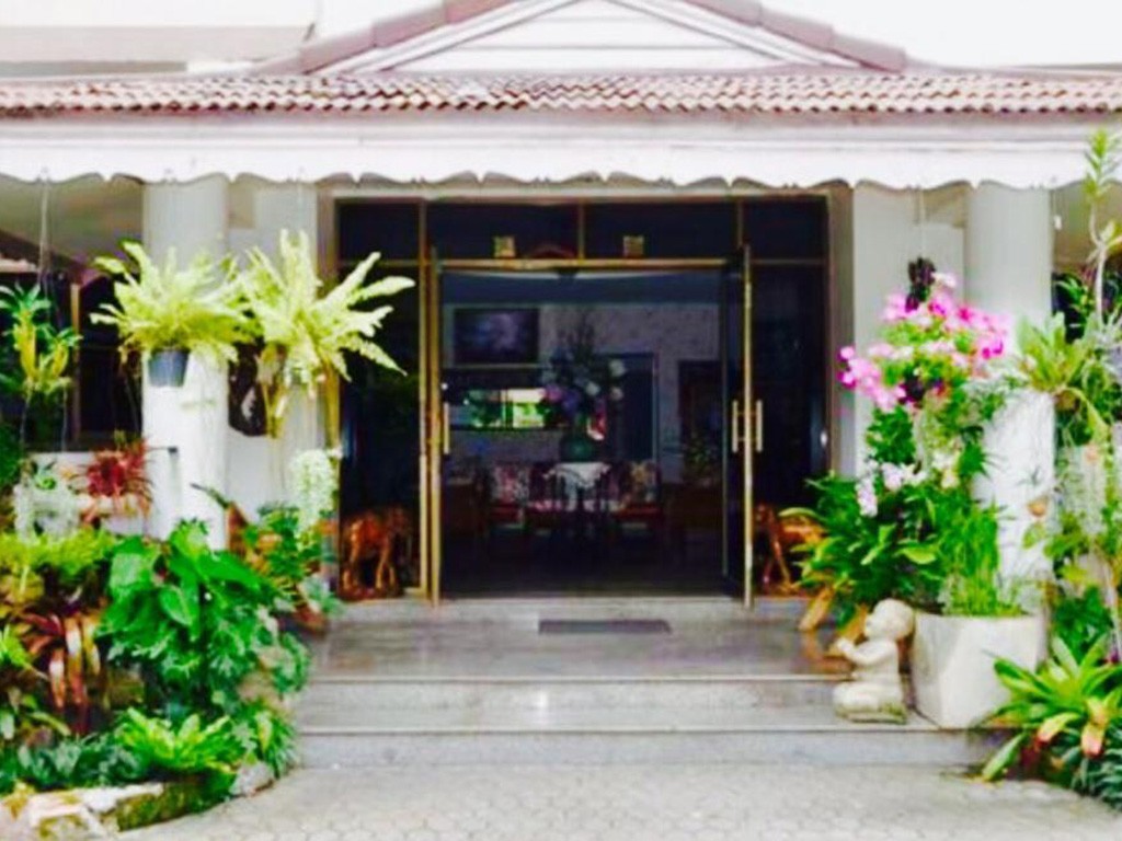 Hotels Nearby Wiang Inn Mansion