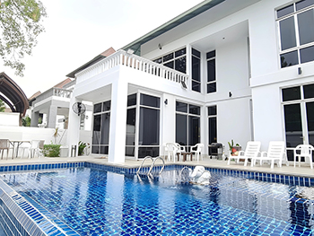 BM Pool Villa