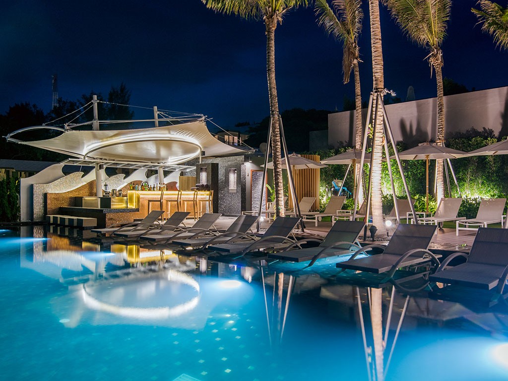 近くのホテル The Yana Villas