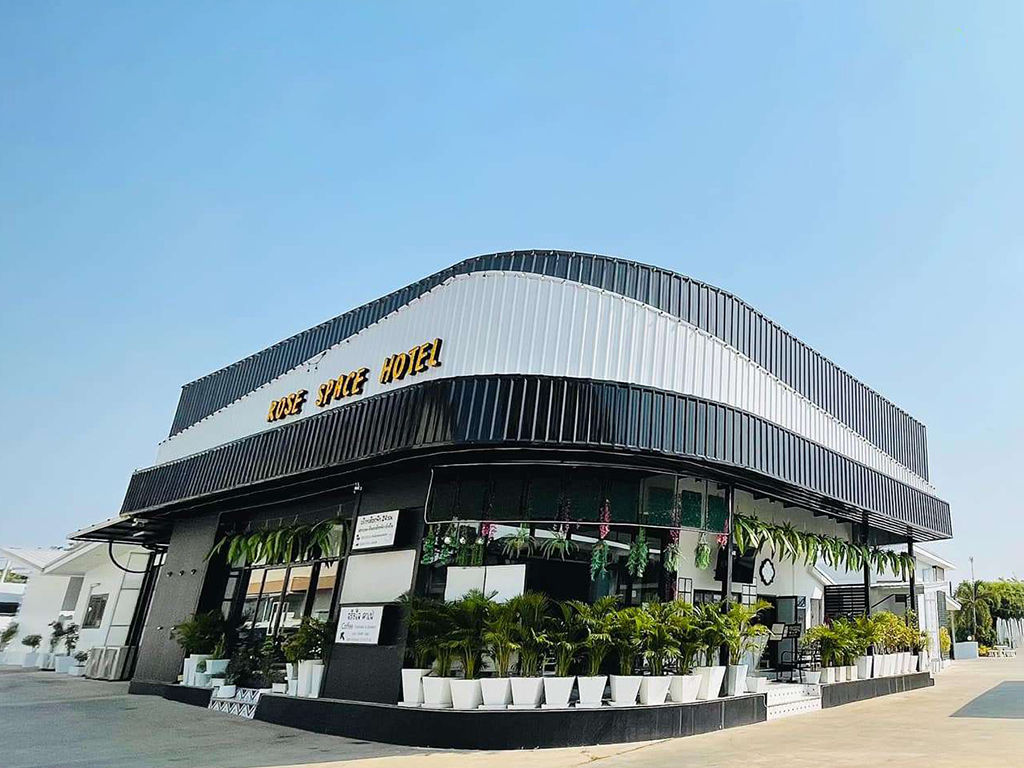โรส สเปซ โฮเทล