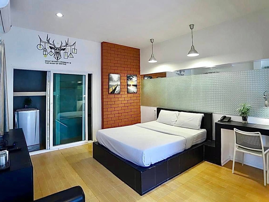 โรส สเปซ โฮเทล