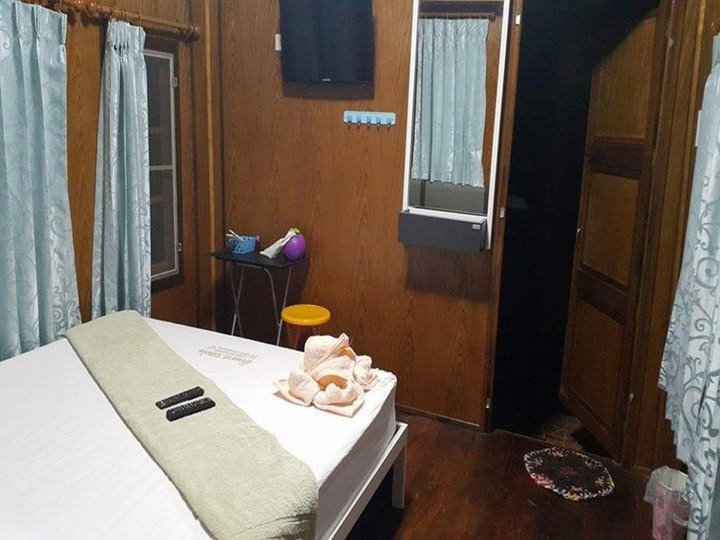 ผึ้งหลวง รีสอร์ท 1 ภูสิงห์