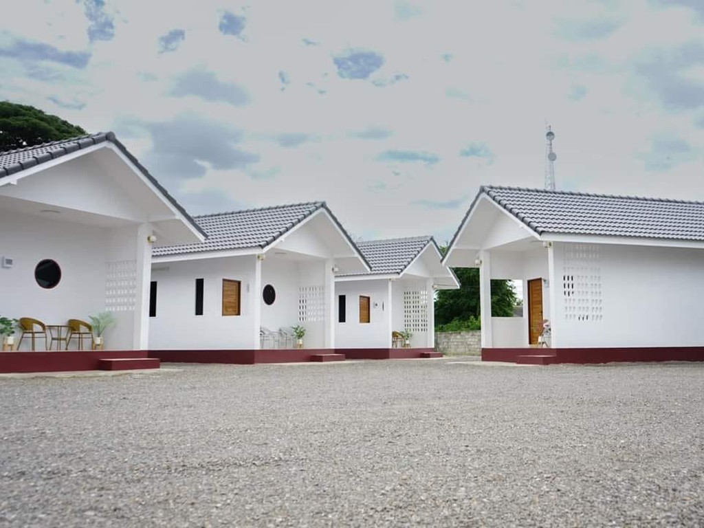 ชานเมือง รีสอร์ท