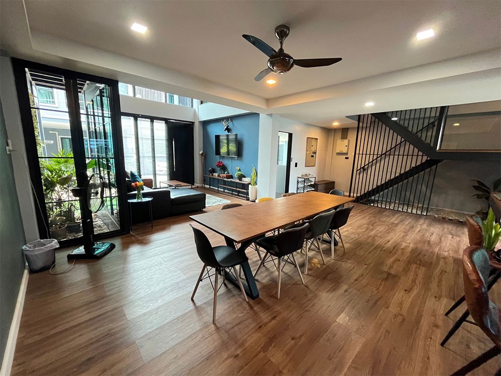 โมนิกก้า รูม