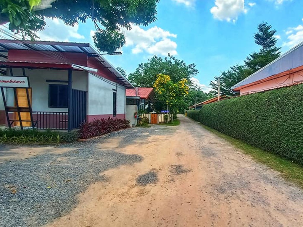 สบาย สบาย รีสอร์ท ยโสธร