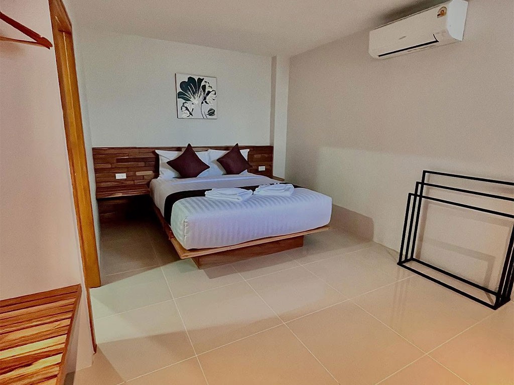 โอโซน โฮเทล ขนอม