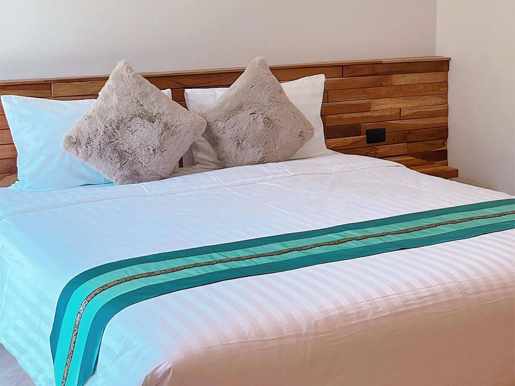 โอโซน โฮเทล ขนอม