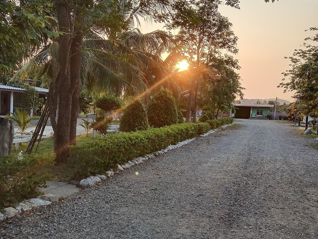 บ้านสวนรีสอร์ท สระโบสถ์