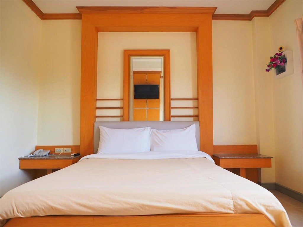 คริสตัล ยโสธร