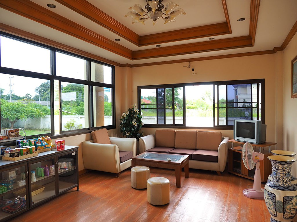 คริสตัล ยโสธร