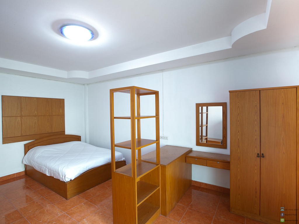 นิวพอร์ต เพลส